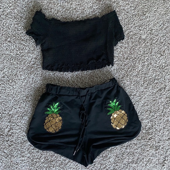 Set - Picture 1 of 1